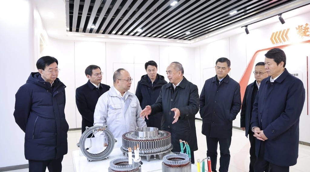 开足马力“赶订单”，奋力冲刺“开门红”  | 山东省委书记林武调研星空手机官方网站,星空（中国）临沂工厂新能源电驱动项目